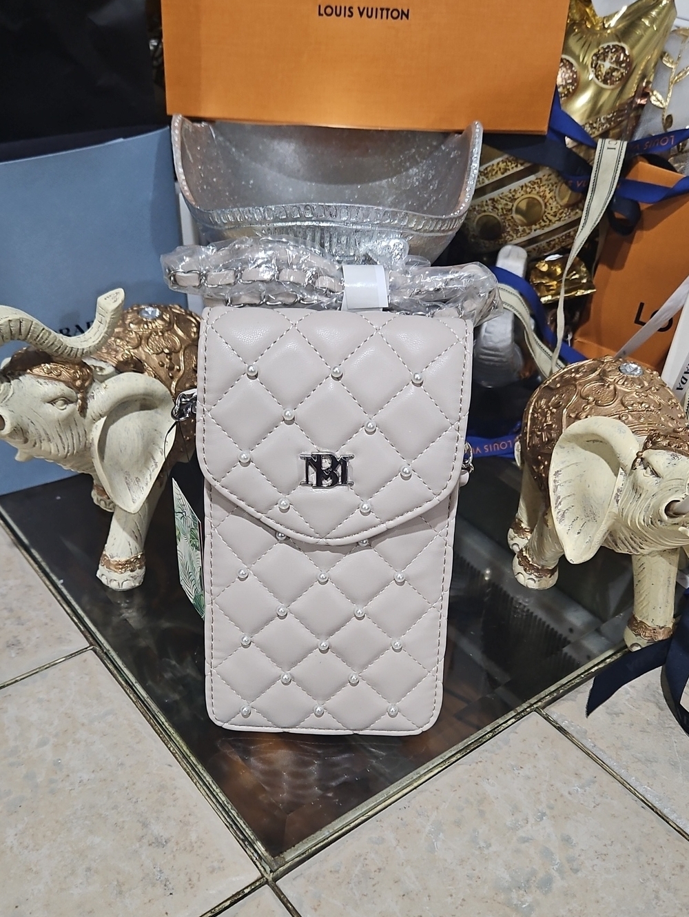 NWT! Badgley Mischka Quilted Phone Case/Crossbody Bag in Off White